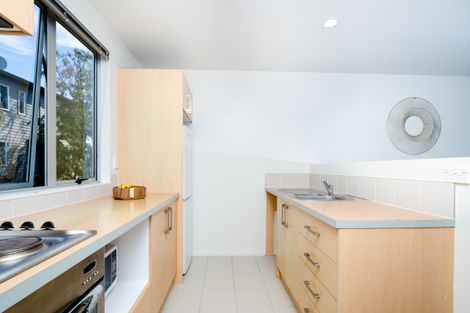 Photo of property in 15 Albionvale Road, Glen Eden, Auckland, 0602