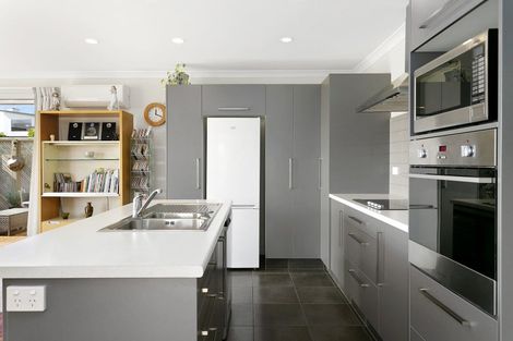 Photo of property in 10 Loloma Way, Wharewaka, Taupo, 3330