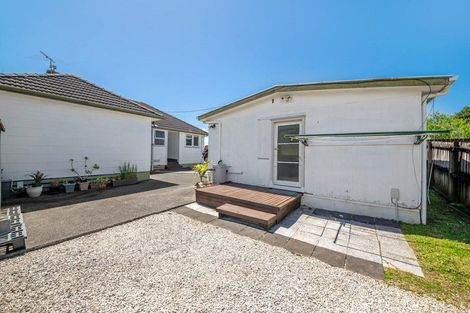 Photo of property in 82 Kelman Road, Kelston, Auckland, 0602