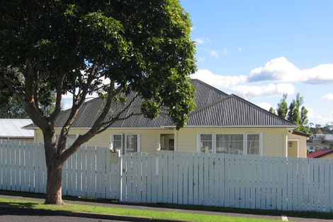 Photo of property in 6 Brandon Road, Glen Eden, Auckland, 0602