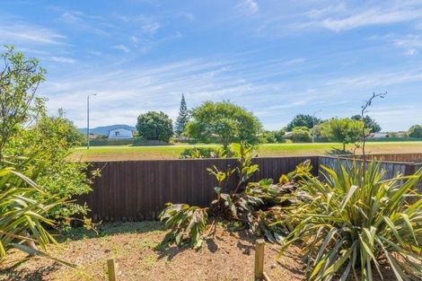 Photo of property in 16 Rosewood Place, Paraparaumu, 5032