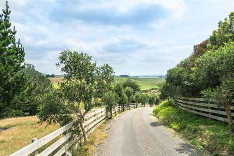 Photo of property in 389 Kahuterawa Road, Linton, Palmerston North, 4472