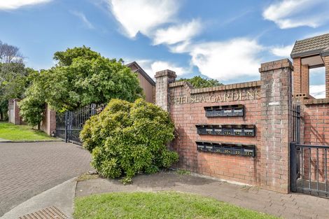 Photo of property in 2/2-22a Balmain Road, Chatswood, Auckland, 0626