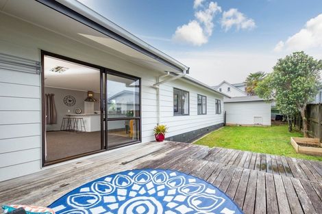 Photo of property in 1/86 Astley Avenue, New Lynn, Auckland, 0600