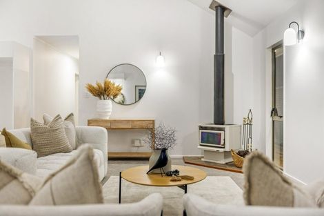 Photo of property in 2/48 Park Hill Road, Birkenhead, Auckland, 0626