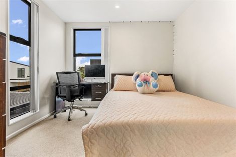 Photo of property in 15 Battalion Drive, Papakura, 2110