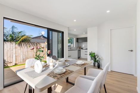 Photo of property in 16b Meadway, Sunnyhills, Auckland, 2010
