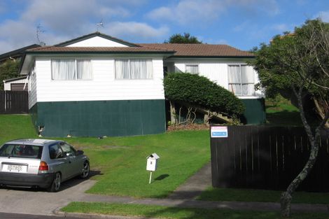 Photo of property in 9 Melia Grove, Goodwood Heights, Auckland, 2105