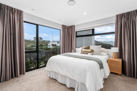 Photo of property in 14 Wangapeka Way, Aotea, Porirua, 5024