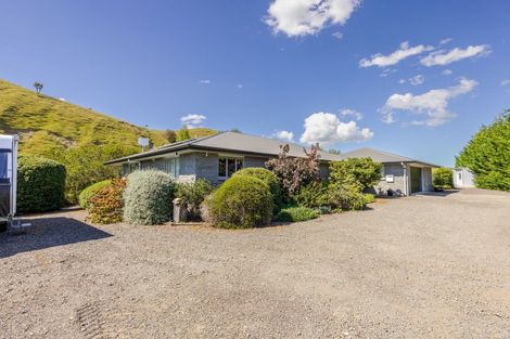 Photo of property in 1127 Pourerere Road, Omakere, Waipawa, 4271