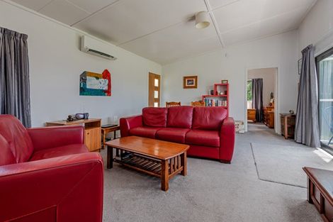 Photo of property in 11 Bevan Street, Woodville, 4920