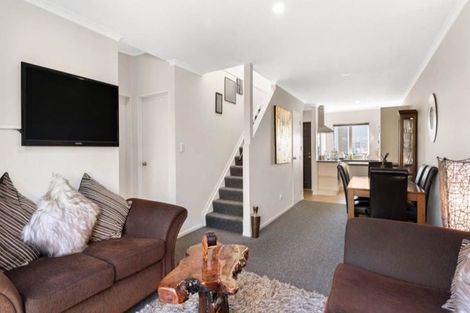 Photo of property in 14 Brashier Circle, Sunnyvale, Auckland, 0612