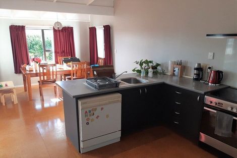 Photo of property in 2/20 Waverley Avenue, Glenfield, Auckland, 0629