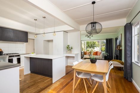 Photo of property in 65 Paynters Avenue, Strandon, New Plymouth, 4312