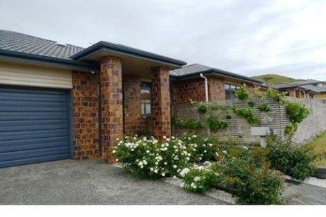 Photo of property in 77 Amesbury Drive, Churton Park, Wellington, 6037
