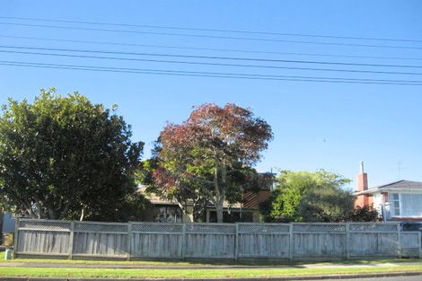 Photo of property in 117 Bleakhouse Road, Mellons Bay, Auckland, 2014