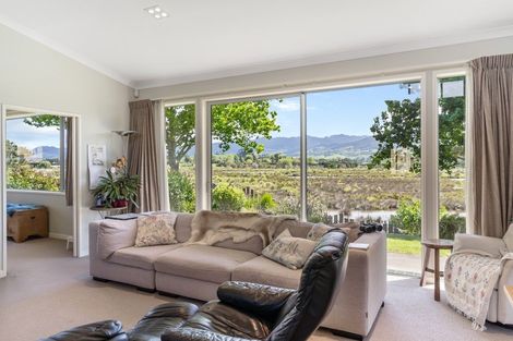 Photo of property in 21 Riverside Place, Katikati, 3129