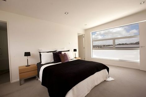 Photo of property in 5 Kilear Close, Pinehill, Auckland, 0632