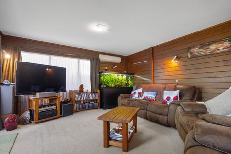 Photo of property in 20 Esmeralda Street, Welcome Bay, Tauranga, 3112