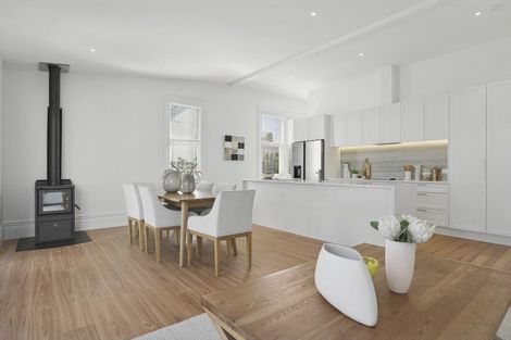 Photo of property in 4 Clarence Road, Northcote Point, Auckland, 0627