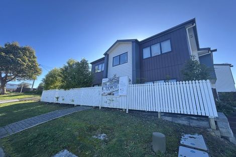 Photo of property in 1/106 Triangle Road, Massey, Auckland, 0614