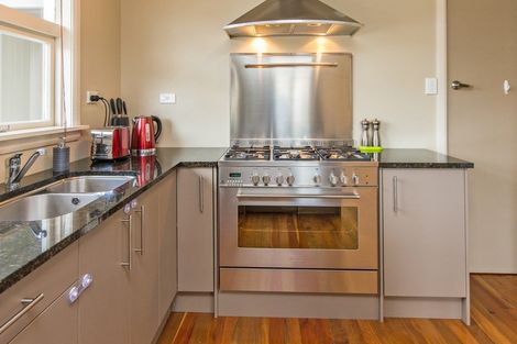 Photo of property in 4 Woodstock Place, Hokowhitu, Palmerston North, 4410