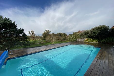 Photo of property in 14 Tarahanga Street, Northcote, Auckland, 0627