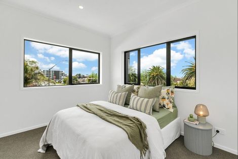 Photo of property in 3/500 Te Atatu Road, Te Atatu Peninsula, Auckland, 0610