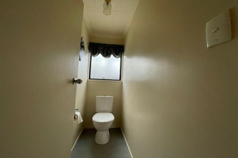 Photo of property in 14 Chablis Place, Henderson, Auckland, 0612