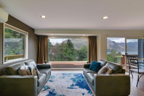 Photo of property in 1 Arawata Terrace, Fernhill, Queenstown, 9300