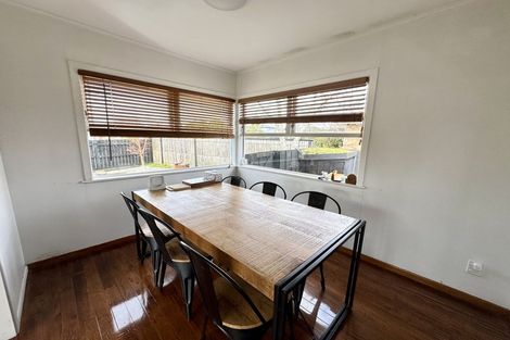 Photo of property in 2 Thomas Rea Place, Te Atatu South, Auckland, 0610