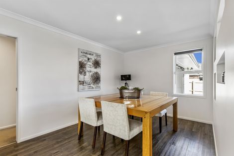 Photo of property in 14 Parsot Place, Pukekohe, 2120