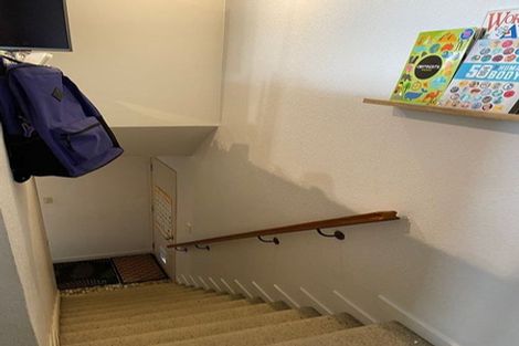 Photo of property in 2/366a Glenfield Road, Glenfield, Auckland, 0629