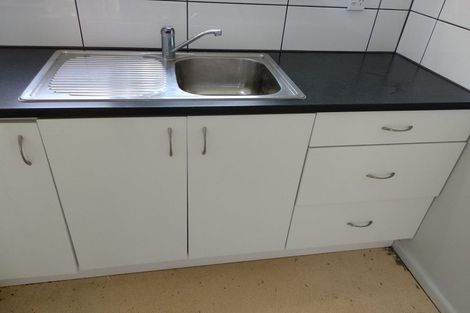 Photo of property in 88 Newlands Road, Newlands, Wellington, 6037