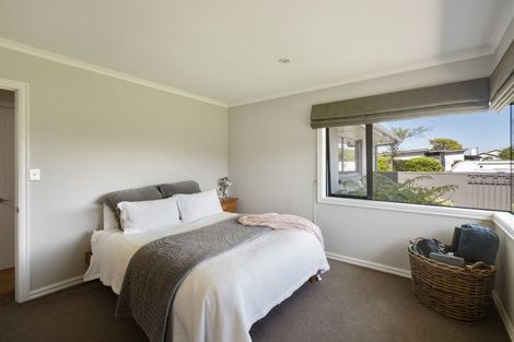 Photo of property in 5 Rodeo Drive, Kelvin Grove, Palmerston North, 4414