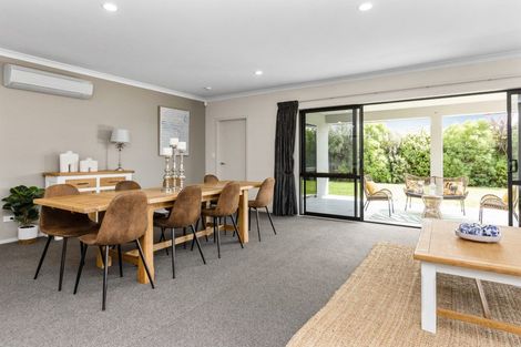 Photo of property in 19 Haast Place, Poraiti, Napier, 4112