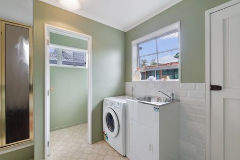 Photo of property in 27 Madill Road, St Andrews, Hamilton, 3200