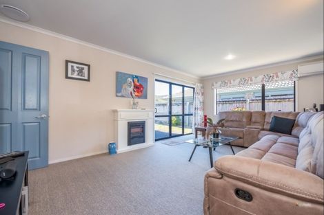 Photo of property in 4 Fraser Colman Grove, Wainuiomata, Lower Hutt, 5014