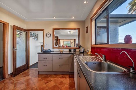 Photo of property in 9 Burke Street, Eltham, 4322