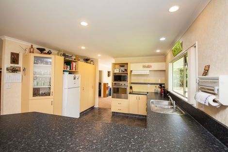 Photo of property in 29 Ngahere Park Road, Turitea, Palmerston North, 4472