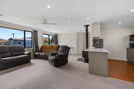 Photo of property in 5 Mill Street, Clinton, 9534