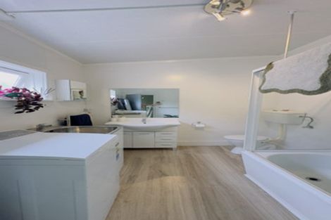 Photo of property in 1/72 Derwent Street, Island Bay, Wellington, 6023