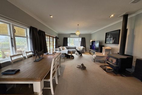 Photo of property in 112 Upper Fitzherbert Road, Wainuiomata, 5373