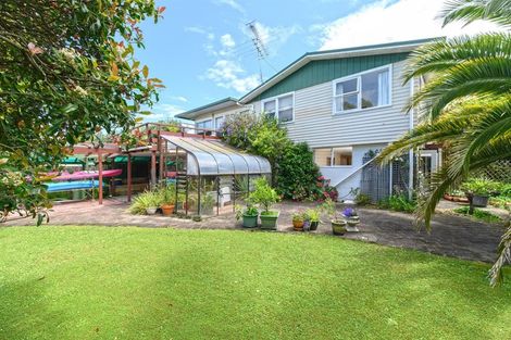 Photo of property in 1/25 Margaret Place, Milford, Auckland, 0620