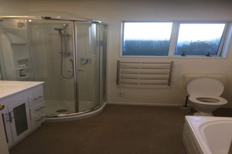 Photo of property in 52 Parata Street, Waikanae, 5036