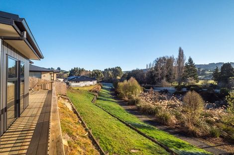 Photo of property in 33 Grandvista Drive, Green Island, Dunedin, 9018