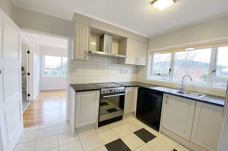 Photo of property in 3 Larne Avenue, Pakuranga Heights, Auckland, 2010