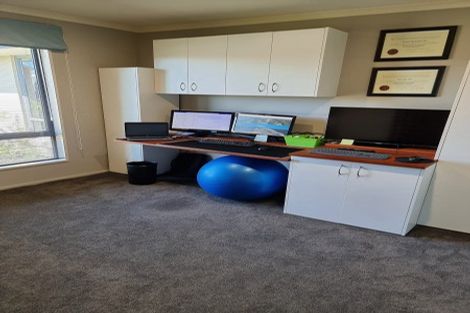 Photo of property in 16 Bottle Lake Drive, Parklands, Christchurch, 8083