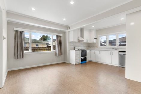 Photo of property in 31 Clevedon Road, Papakura, 2110