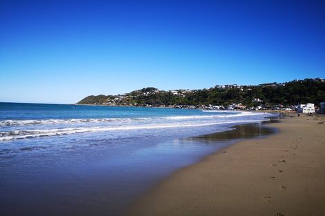 Photo of property in 78 Apu Crescent, Lyall Bay, Wellington, 6022